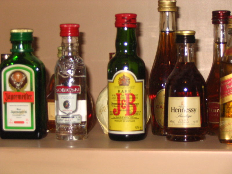 File:Alcoholic beverages.jpg